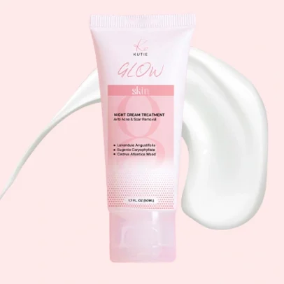 La crème de traitement de l'acné GLOW SKIN nettoie et illumine votre peau